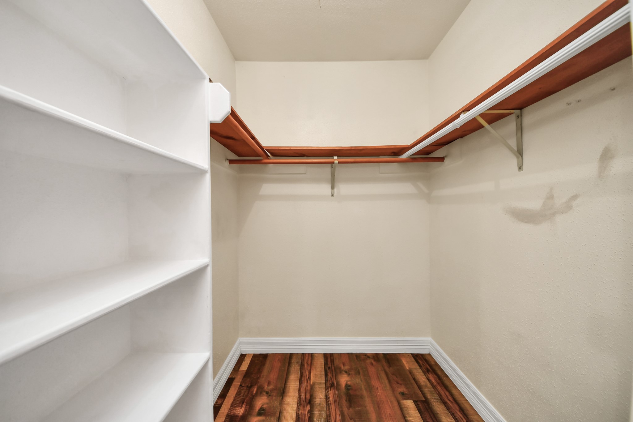 8407 Kirchner Road Manvel, TX 77578 - Photo 20 of 37 Primary Closet