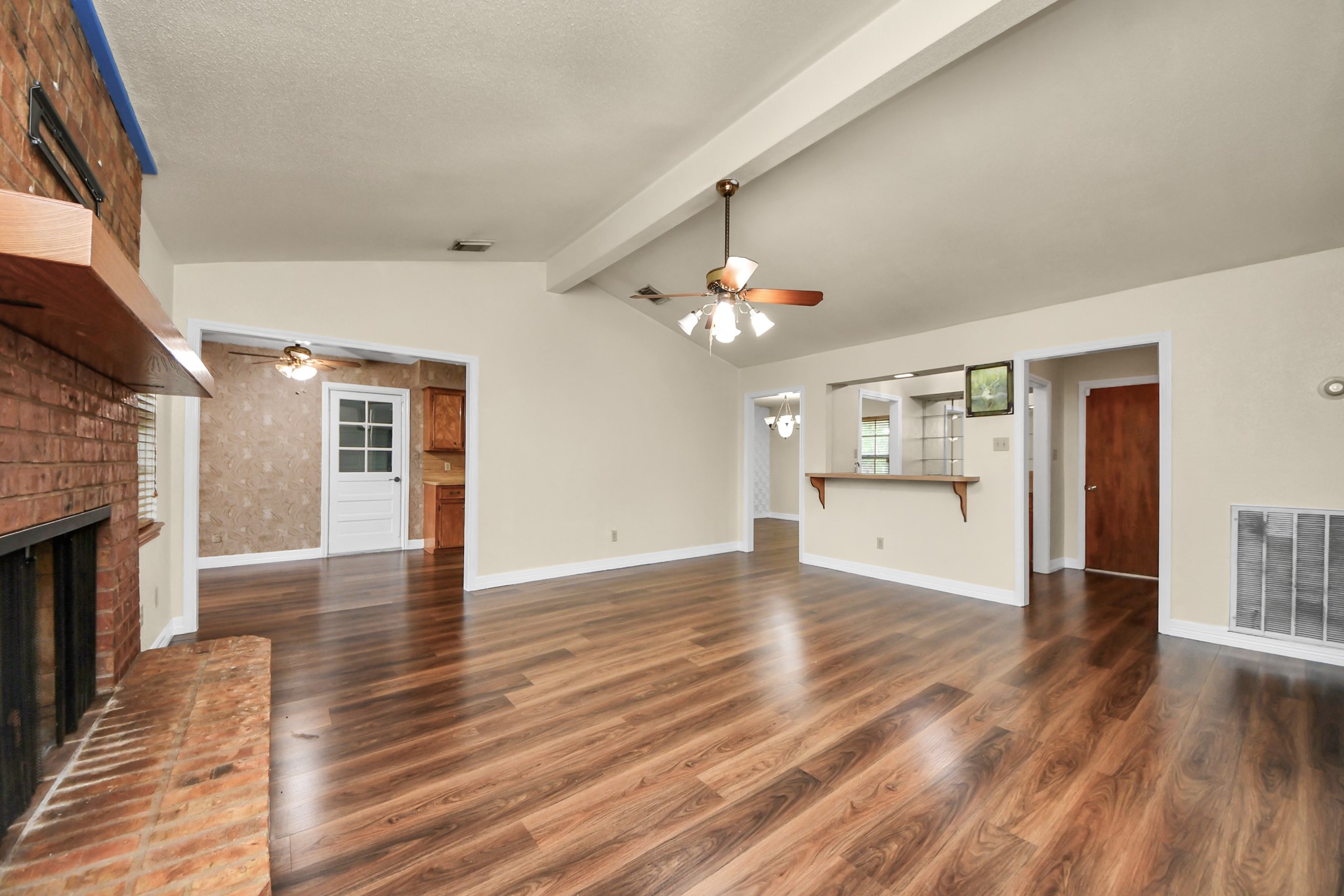 8407 Kirchner Road Manvel, TX 77578 - Photo 7 of 37 Living