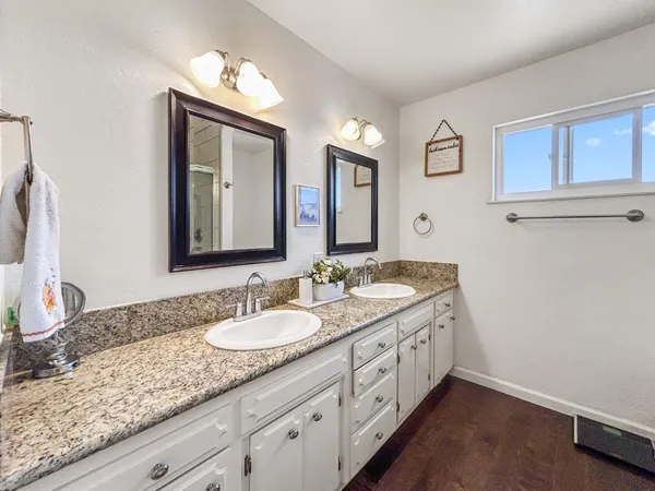 $1,048,000 | 8099 East Nees Avenue, Clovis, CA 93619