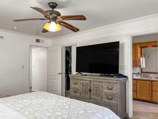 $1,048,000 | 8099 East Nees Avenue, Clovis, CA 93619