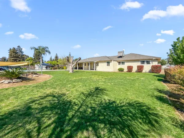 $1,048,000 | 8099 East Nees Avenue, Clovis, CA 93619