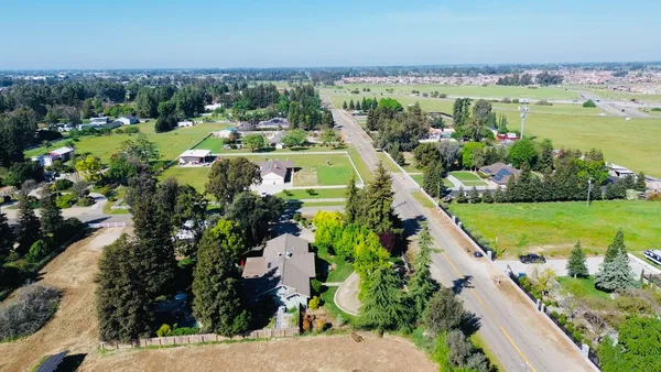 $1,048,000 | 8099 East Nees Avenue, Clovis, CA 93619