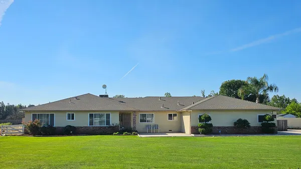 $1,048,000 | 8099 East Nees Avenue, Clovis, CA 93619