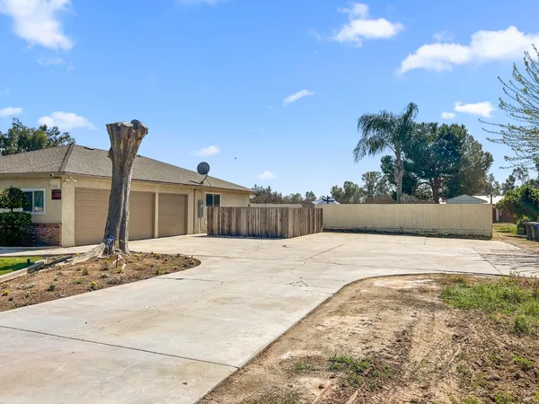 $1,048,000 | 8099 East Nees Avenue, Clovis, CA 93619