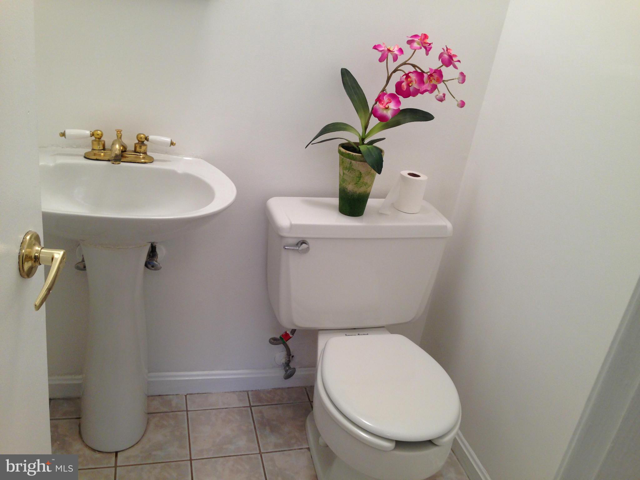 12321 Falls Road Potomac, MD 20854 - Photo 22 of 30 Bath