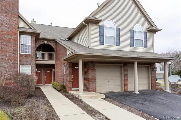 $2,350 | 28471 Carlton Way Drive, Novi, MI 48377