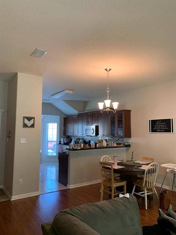 254 Maple Lane Conroe, TX 77304 - Photo 5 of 26