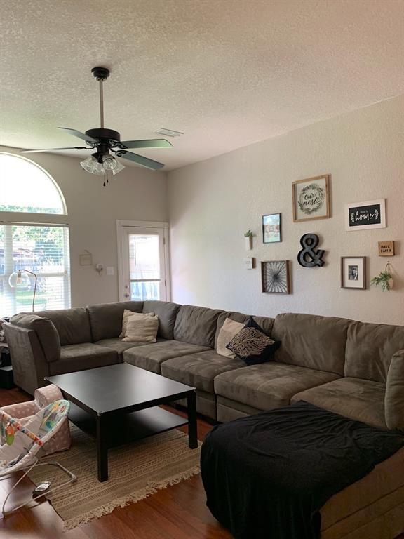 254 Maple Lane Conroe, TX 77304 - Photo 10 of 26