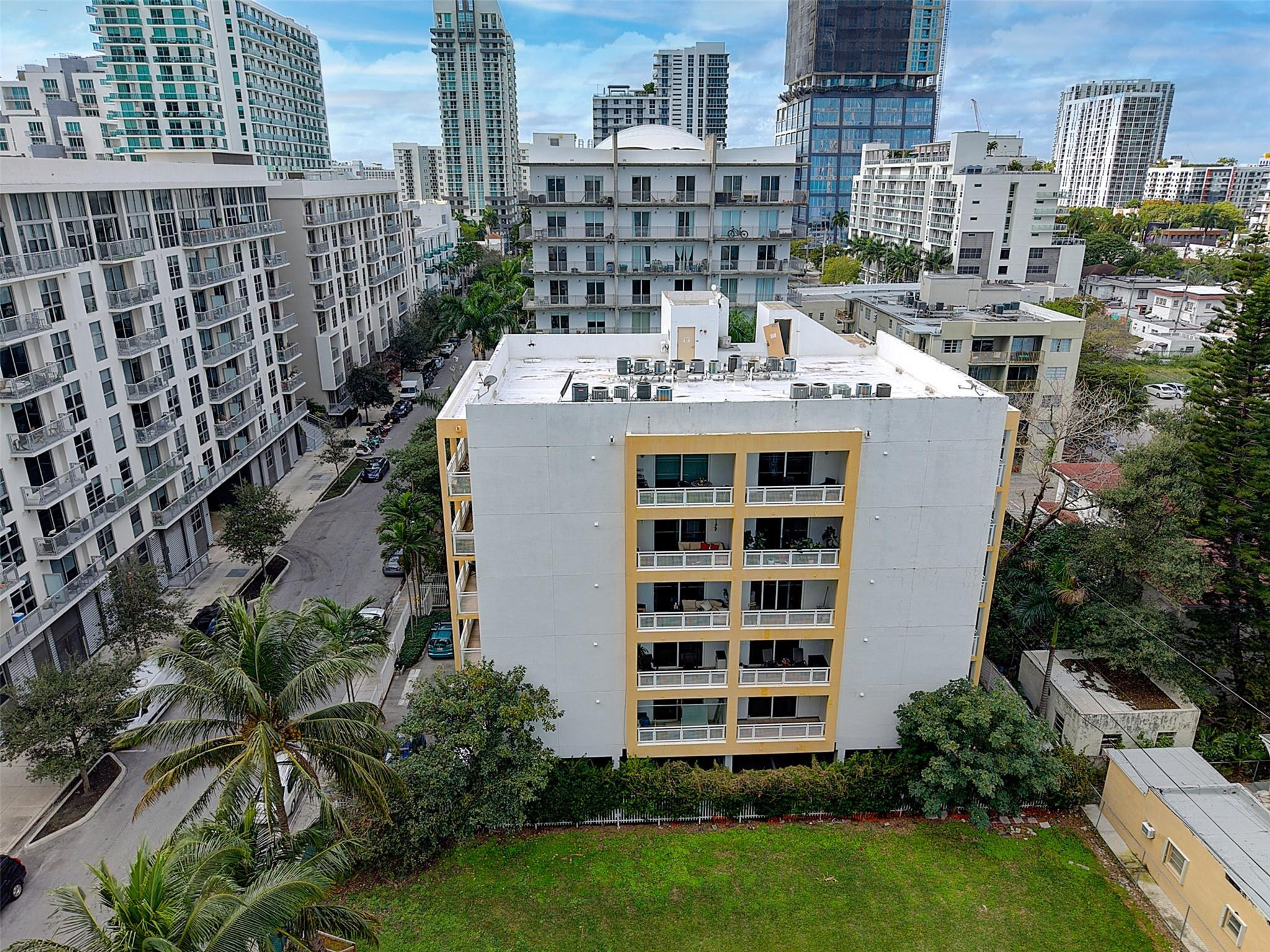 471 Northeast 25th Street, Unit 503 Miami, FL 33137 - Photo 26 of 29 a picture of city view