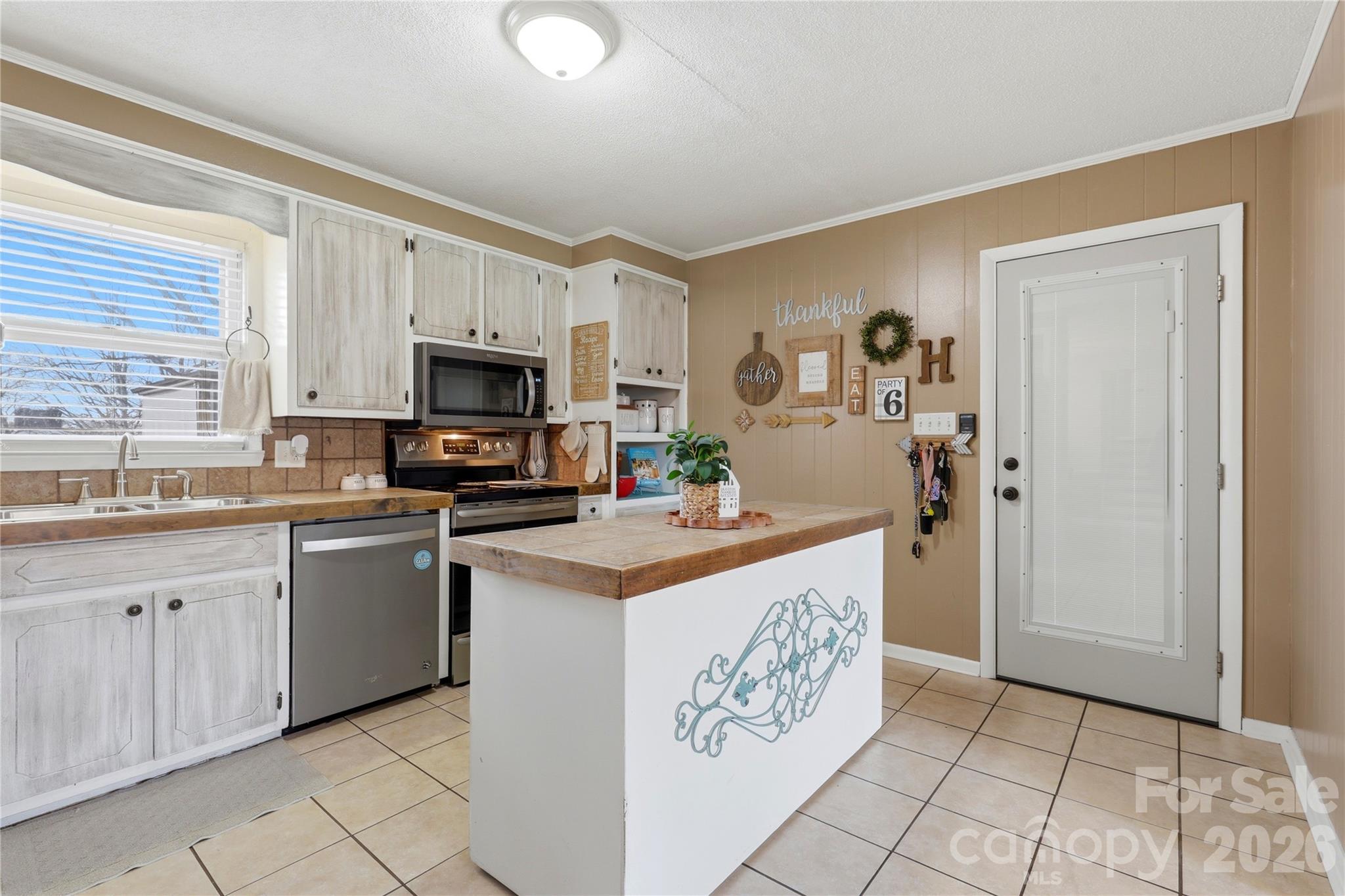 235 Havenhurst Road Hickory, NC 28601 - Photo 11 of 48