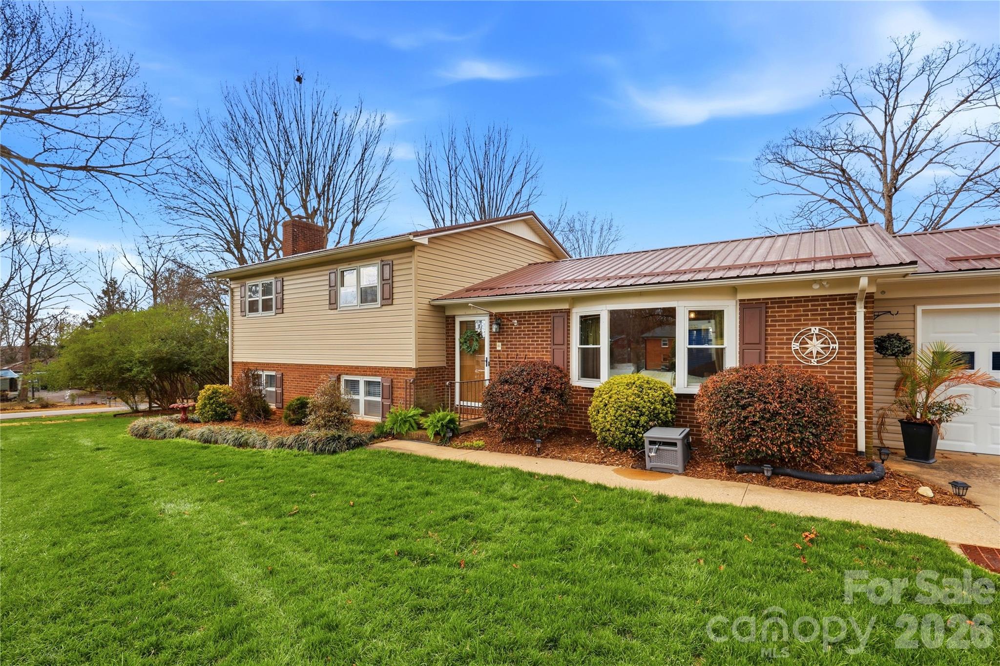 235 Havenhurst Road Hickory, NC 28601 - Photo 3 of 48