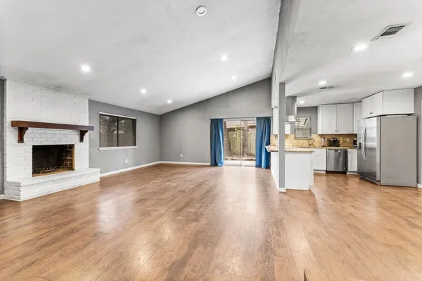 $1,850 | 23135 Birnam Wood Boulevard, Spring, TX 77373