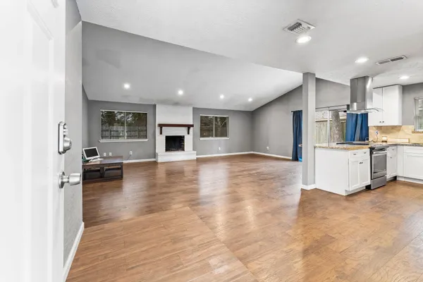 $1,850 | 23135 Birnam Wood Boulevard, Spring, TX 77373