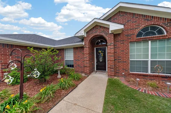 $329,900 | 514 Noah Lane, Lindale, TX 75771