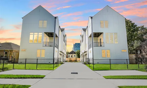 $1,000,000 | 1907 Lauderdale Street, Houston, TX 77030