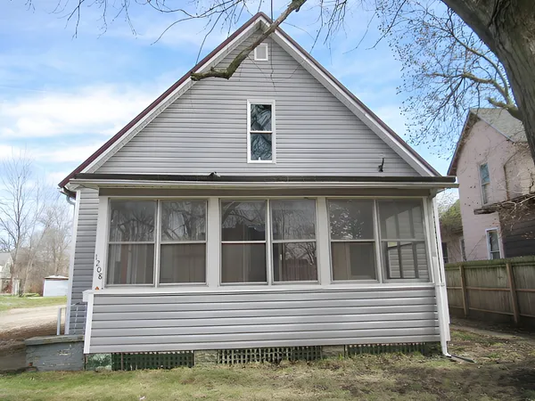 $49,900 | 1208 Marshall Street, Paris, IL 61944