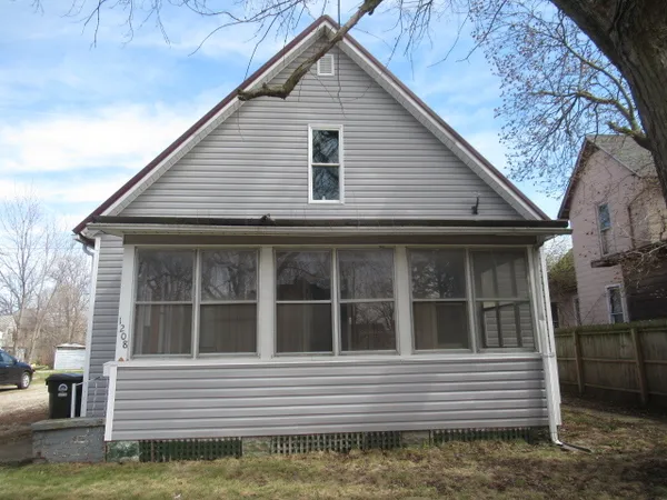 $49,900 | 1208 Marshall Street, Paris, IL 61944