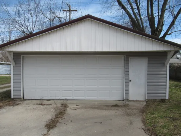 $49,900 | 1208 Marshall Street, Paris, IL 61944