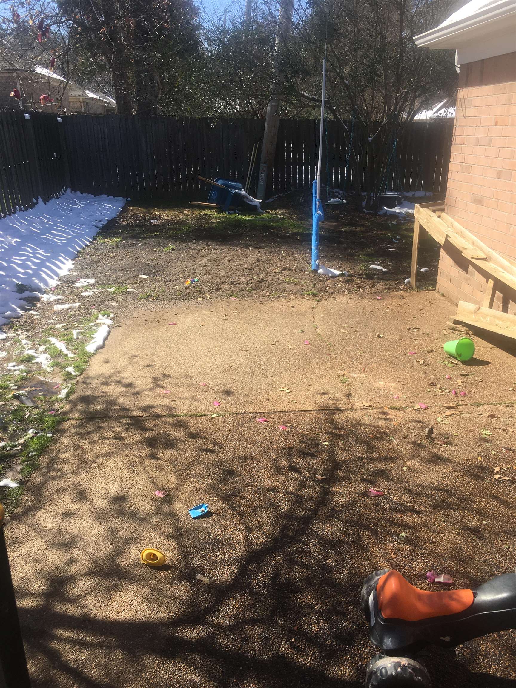 1605 Marie Road Cordova, TN 38016 - Photo 5 of 20 a backyard of a house with lots of green space