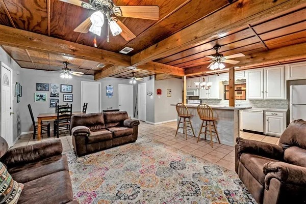 $479,900 | 326 Glomin Lane, Pottsboro, TX 75076