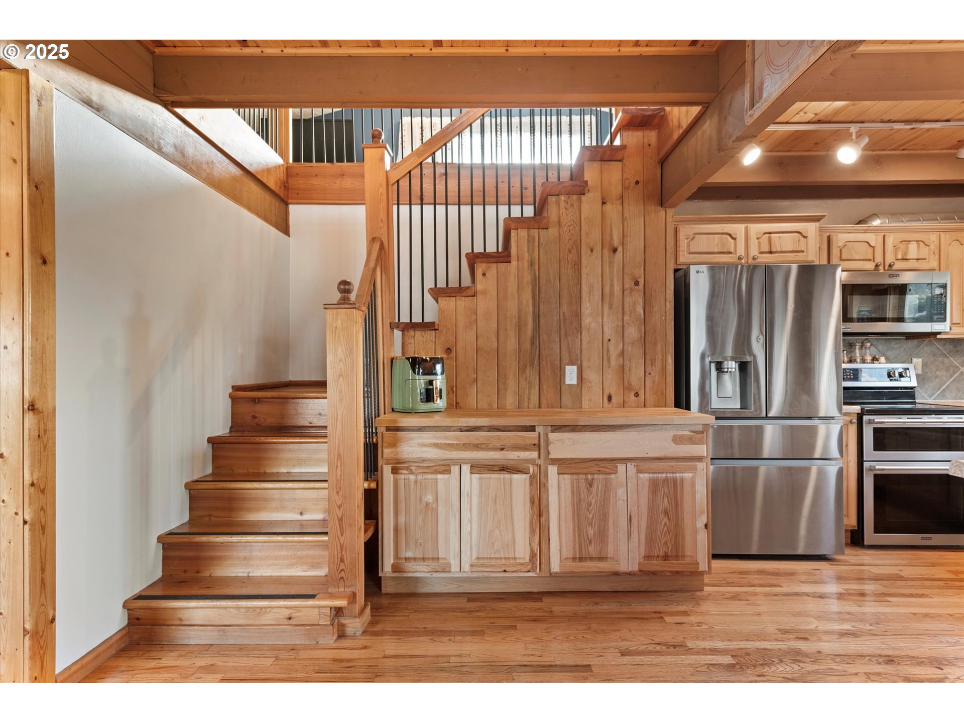 1008 Foster Street Cove, OR 97824 - Photo 9 of 33 a view of entryway and hall with wooden floor