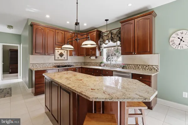 $629,900 | 320 Wheatsheaf Drive, New Castle, DE 19720