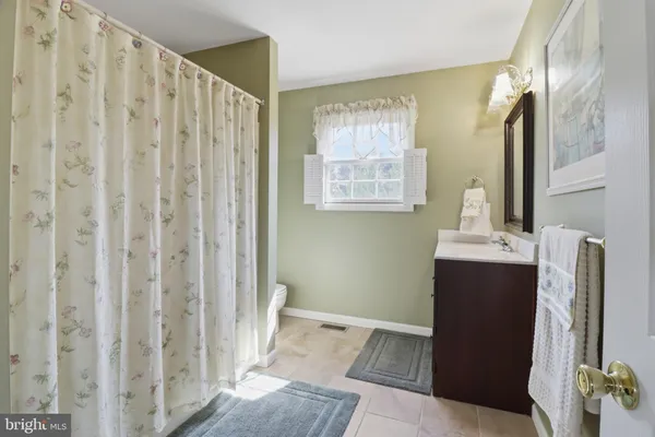 $629,900 | 320 Wheatsheaf Drive, New Castle, DE 19720