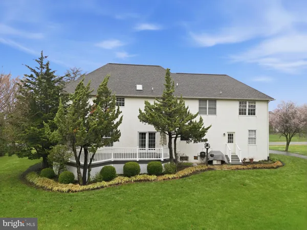 $629,900 | 320 Wheatsheaf Drive, New Castle, DE 19720