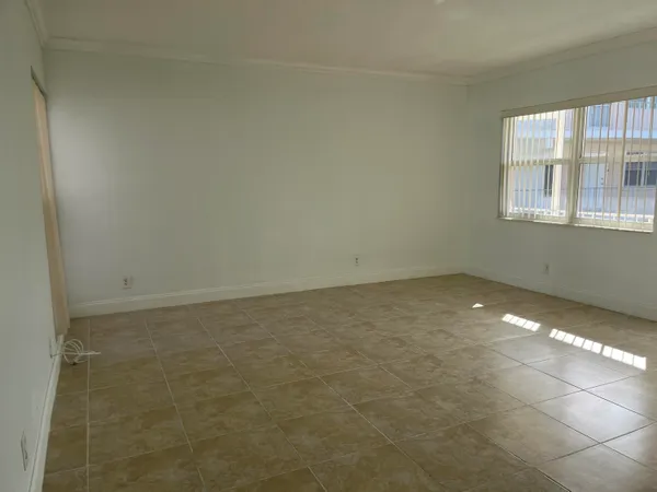 $1,900 | 1481 South Ocean Boulevard, Unit 232C, Lauderdale-by-the-Sea, FL 33062