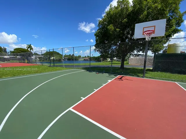 a view of a tennis court