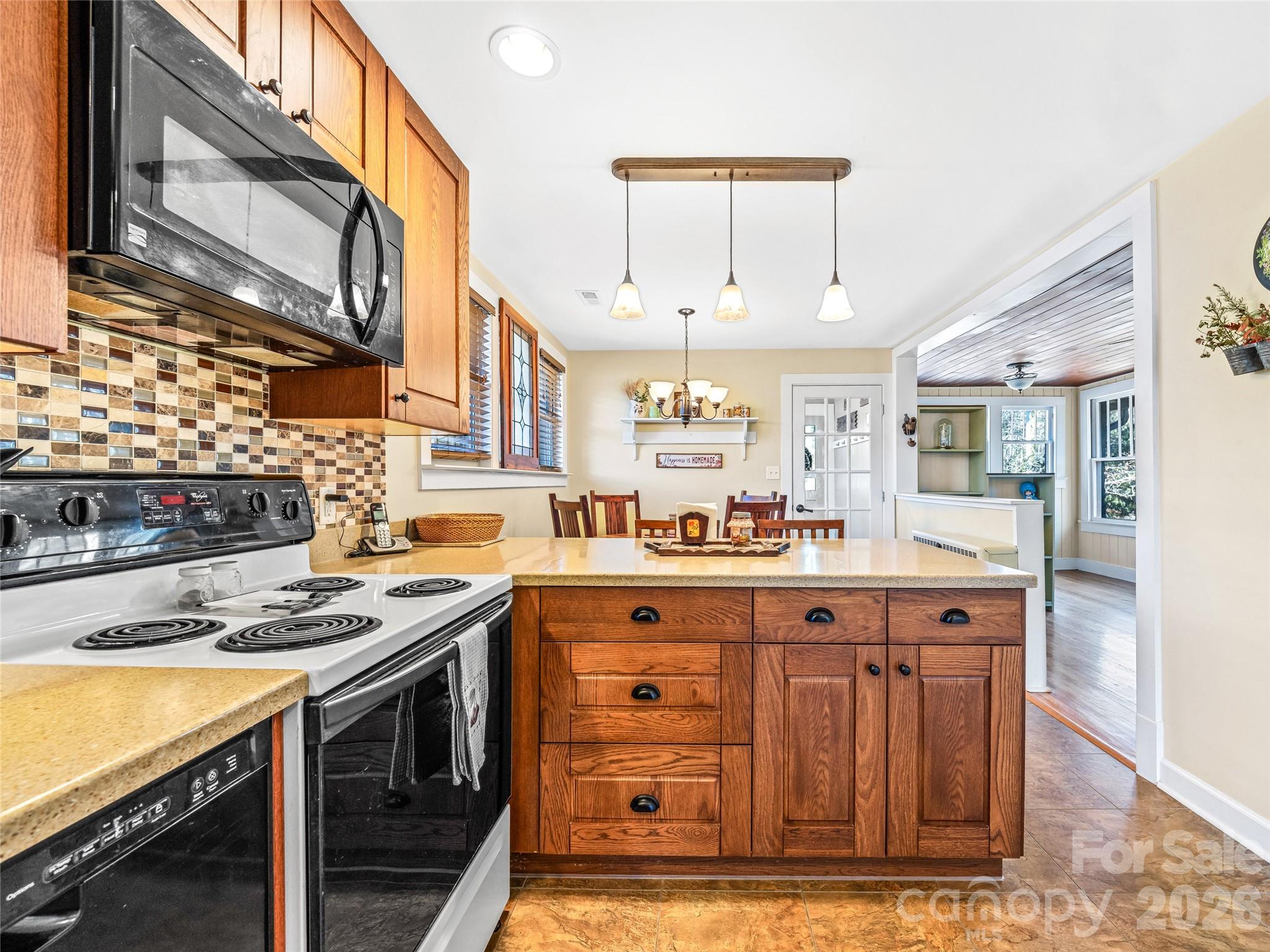 104 Campground Road Hendersonville, NC 28791 - Photo 3 of 32