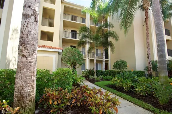 a view of a multi story building