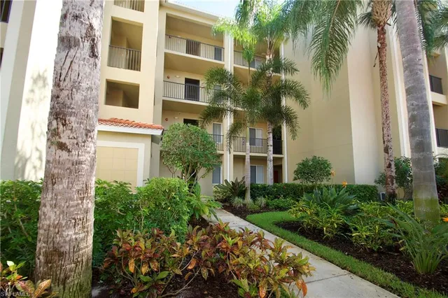 a view of a multi story building