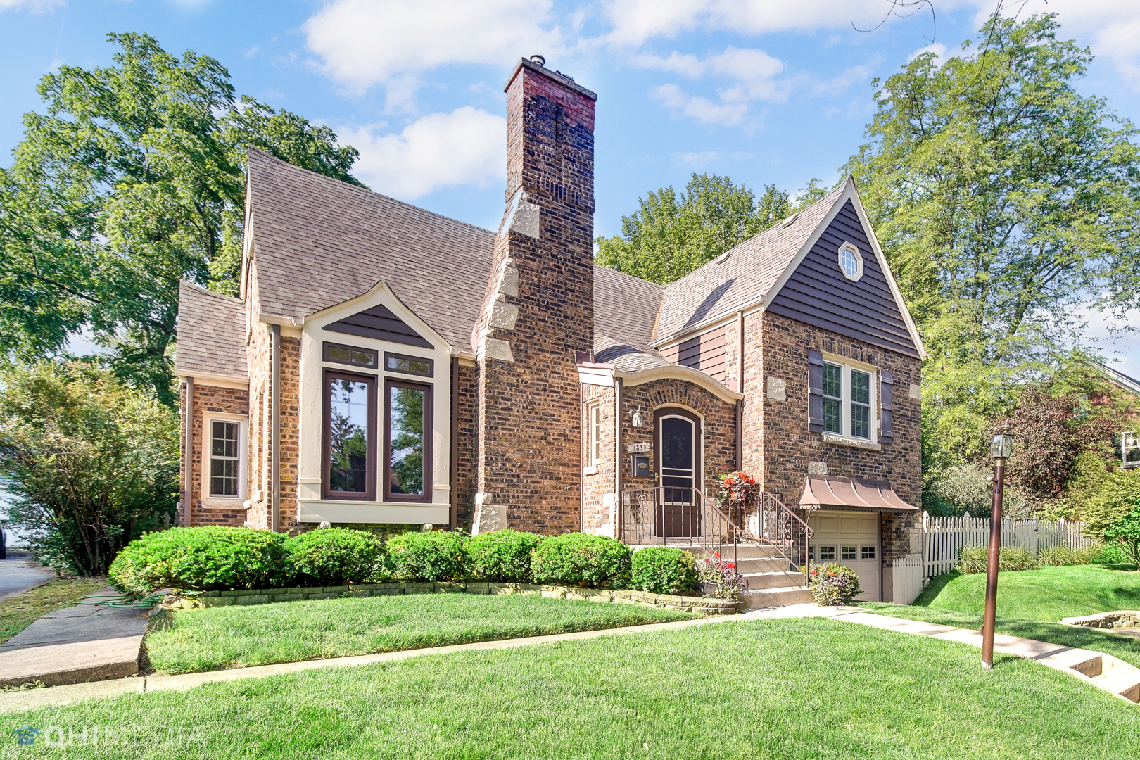 1833 Sycamore Road Homewood, IL 60430 - Photo 3 of 27