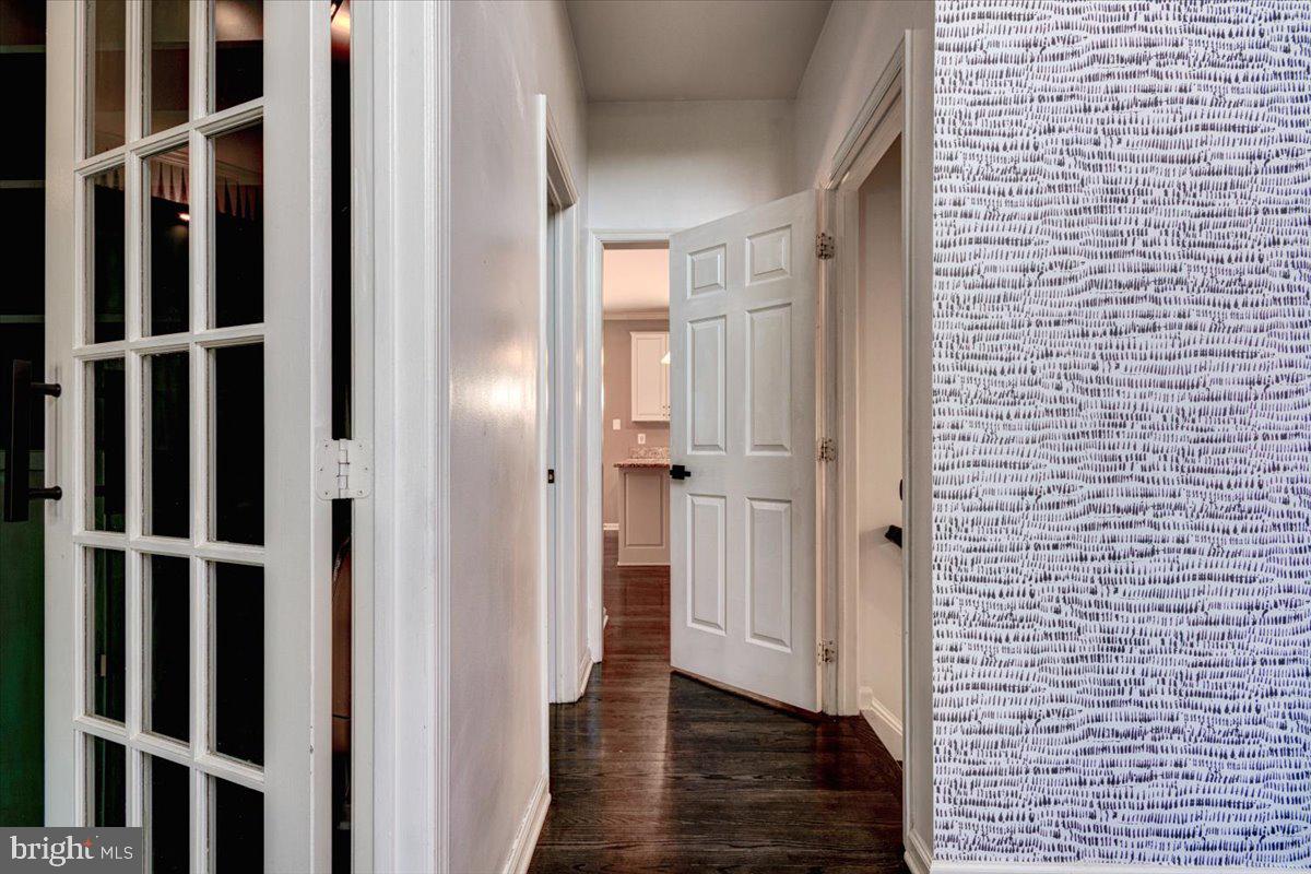 12581 Curling Road Manassas, VA 20112 - Photo 13 of 53 Passage to kitchen