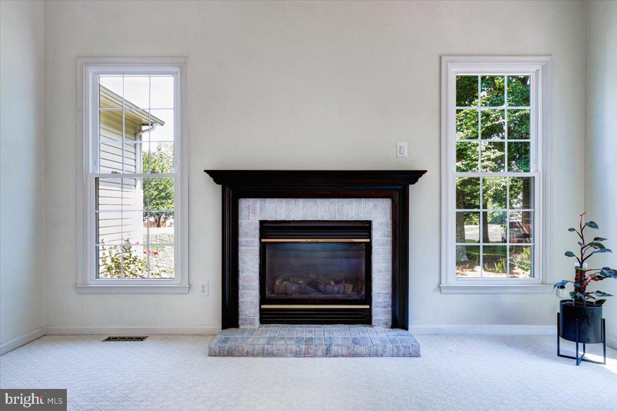12581 Curling Road Manassas, VA 20112 - Photo 20 of 53 Fire place