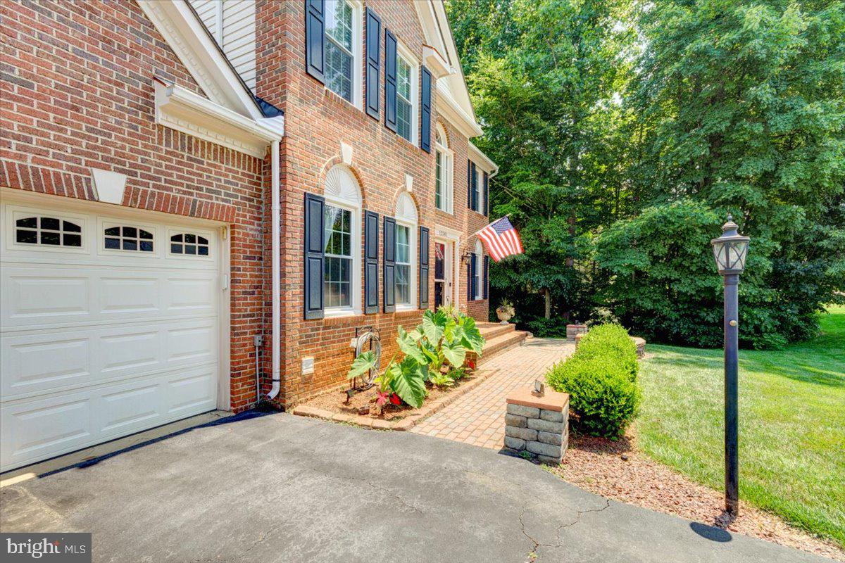 12581 Curling Road Manassas, VA 20112 - Photo 4 of 53 Front Entry Way