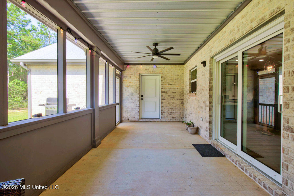 5075 D W N Road Kiln, MS 39556 - Photo 25 of 38 Doorway to Garage