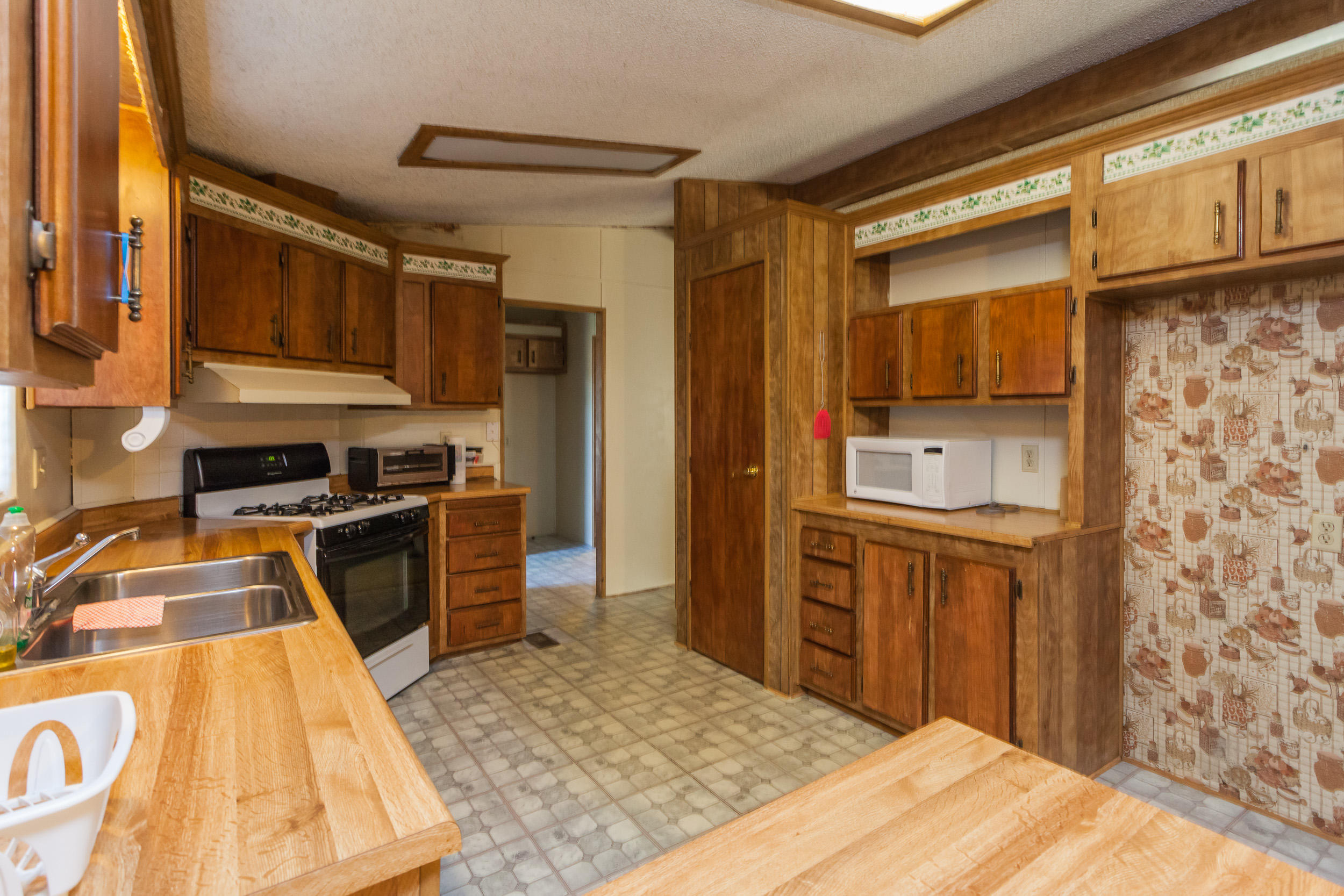 17015 Prentice Road Cottonwood, CA 96022 - Photo 13 of 29 Kitchen2