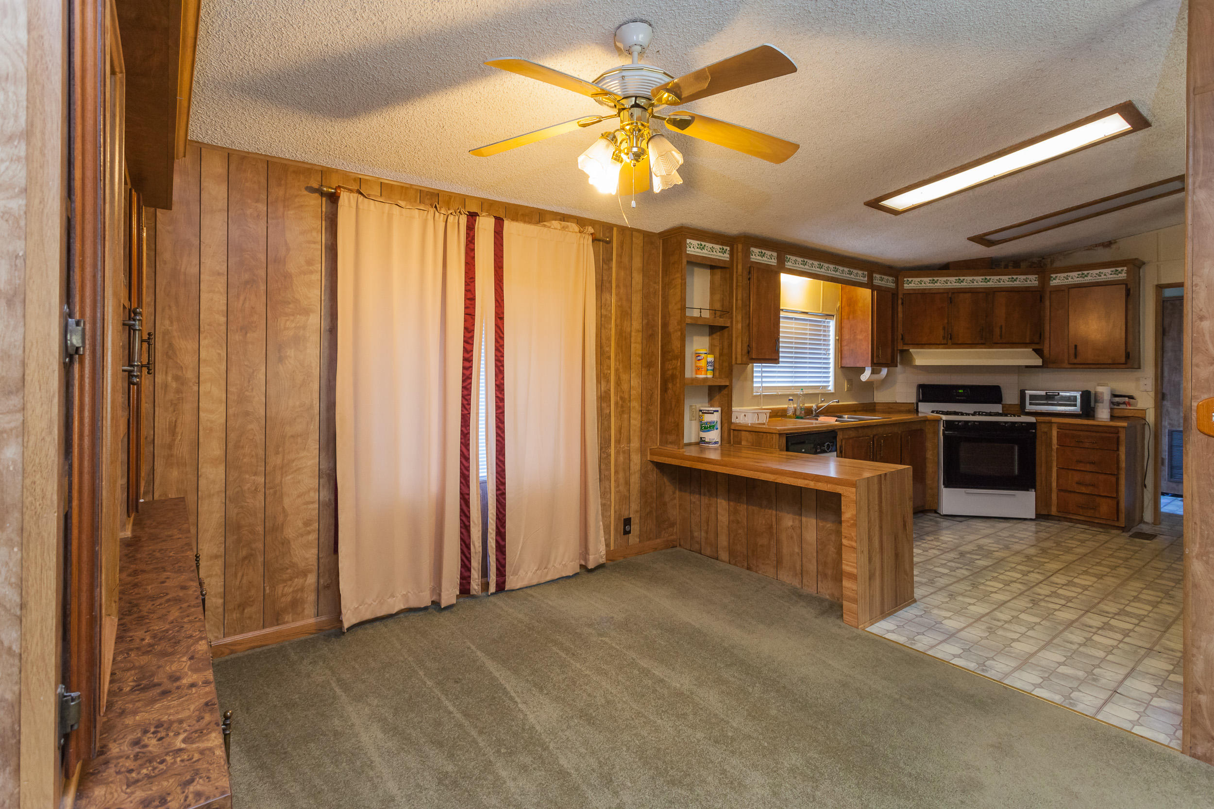 17015 Prentice Road Cottonwood, CA 96022 - Photo 10 of 29 Dining