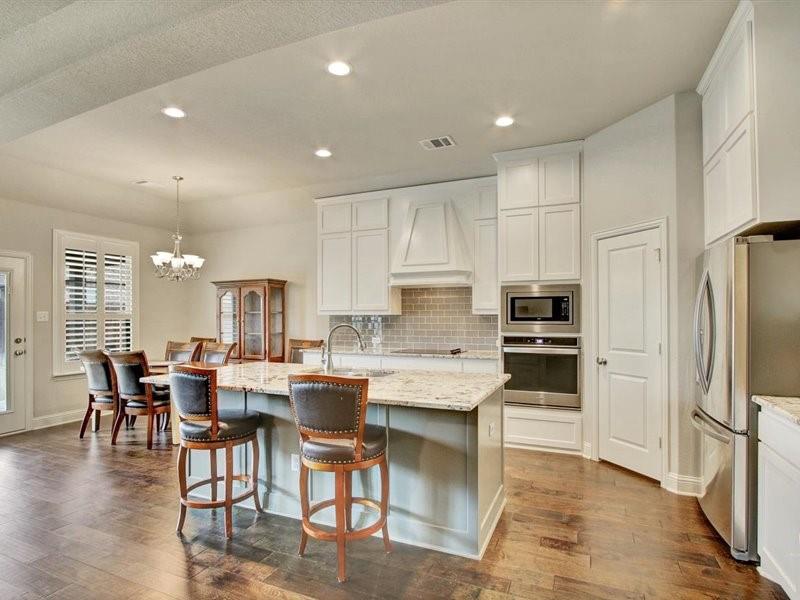 433 Garden Tree Trail Midlothian, TX 76065 - Photo 3 of 25 Spacious Kitchen