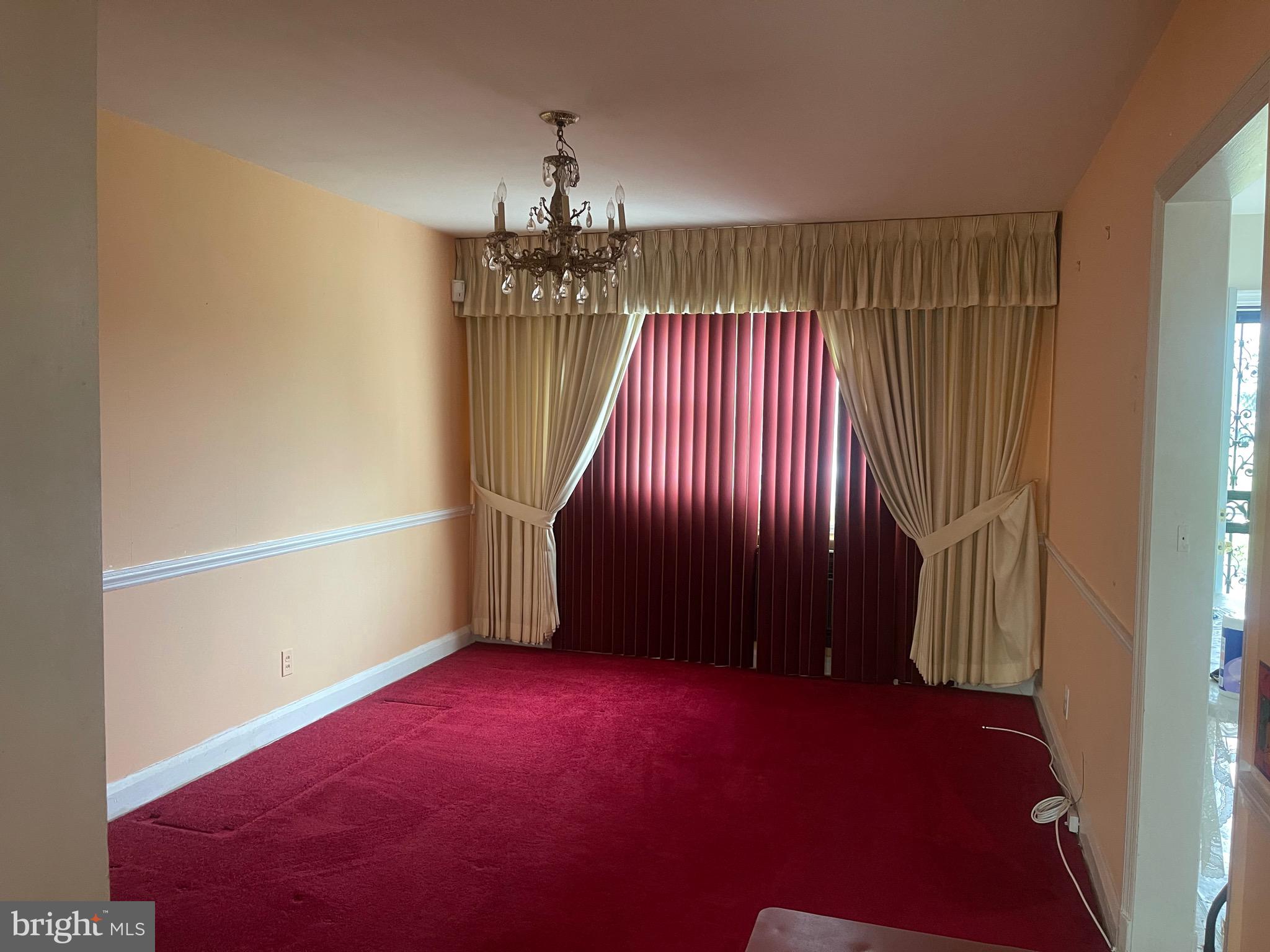 1627 Heathfield Road Baltimore, MD 21239 - Photo 3 of 12