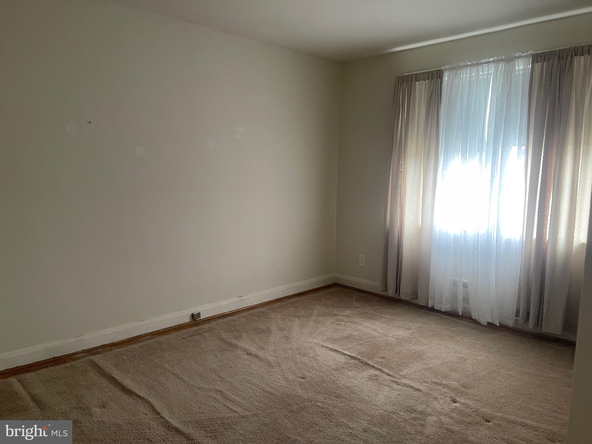 1627 Heathfield Road Baltimore, MD 21239 - Photo 9 of 12