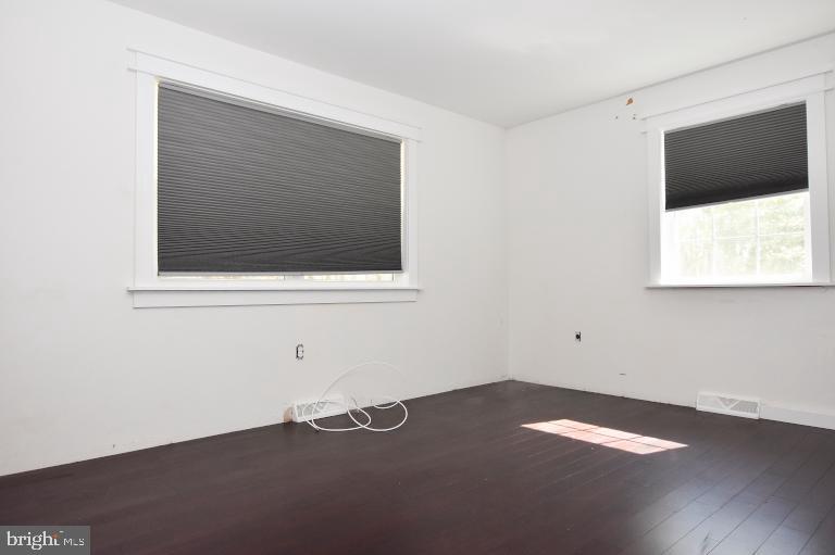 607 Hurffville - Cross Keys Road Sewell, NJ 08080 - Photo 9 of 17 Bedroom 2