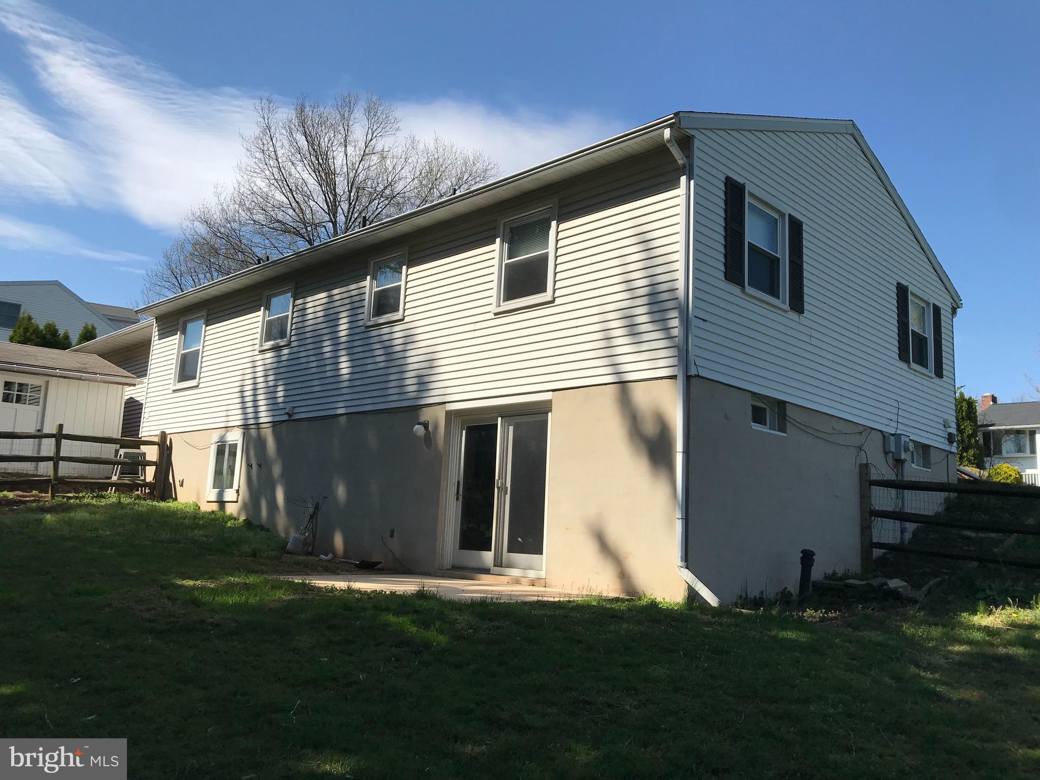 5 Washington Road New Freedom, PA 17349 - Photo 3 of 27 Walk out lower level!