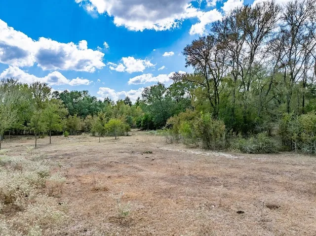 $99,000 | 154 West Point, West Point, TX 78963