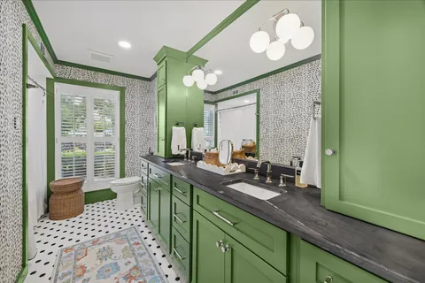 $1,295,000 | 2011 Briarmead Drive, Houston, TX 77057