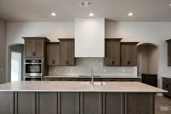 $709,605 | Undisclosed Address, Bakersfield, CA 93314