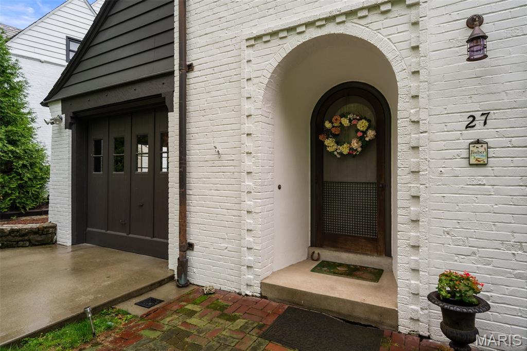 27 Ridgetop Drive Richmond Heights, MO 63117 - Photo 4 of 60