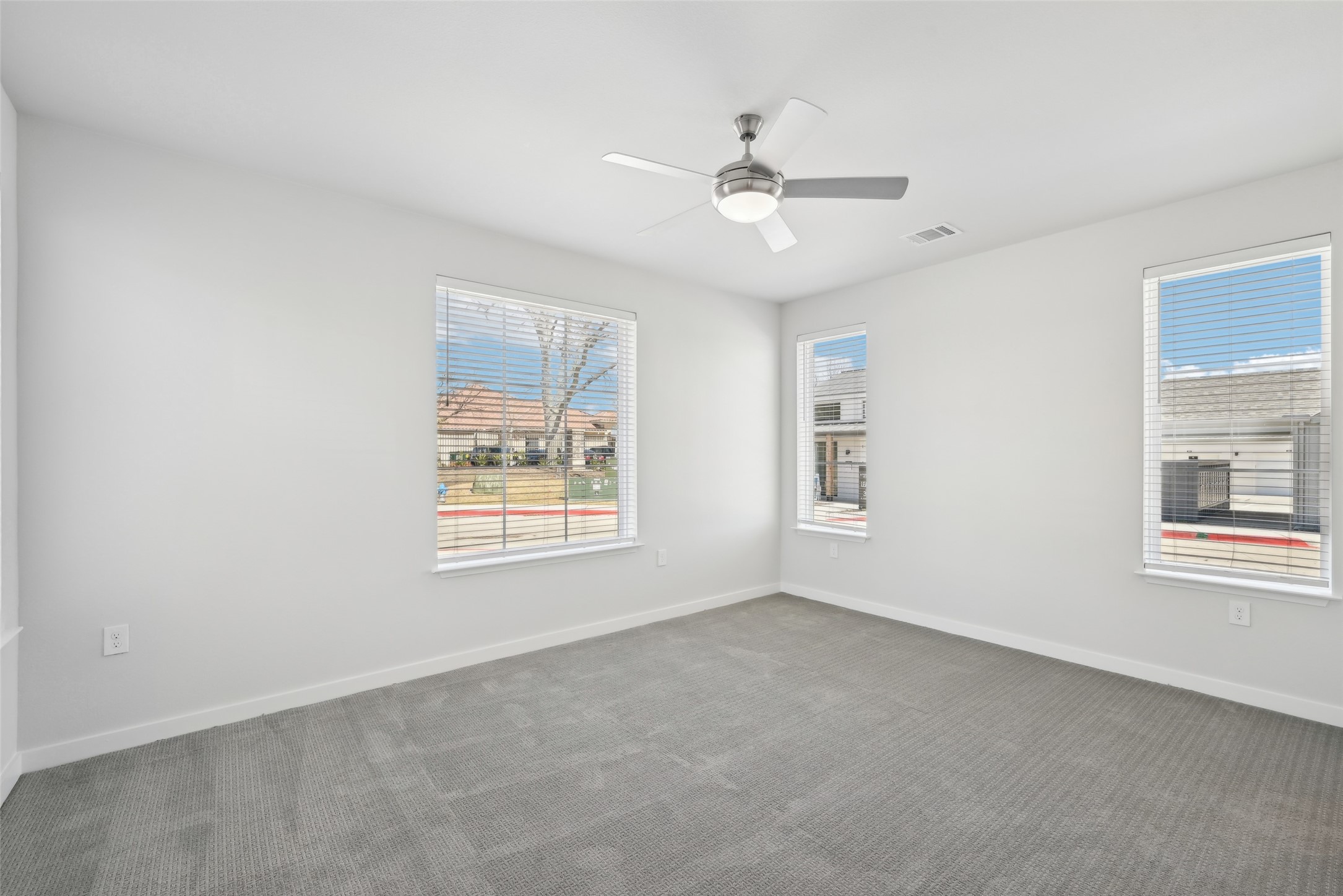 3651-910 South Custer Road McKinney, TX 75070 - Photo 20 of 25 a view of an empty room with a window